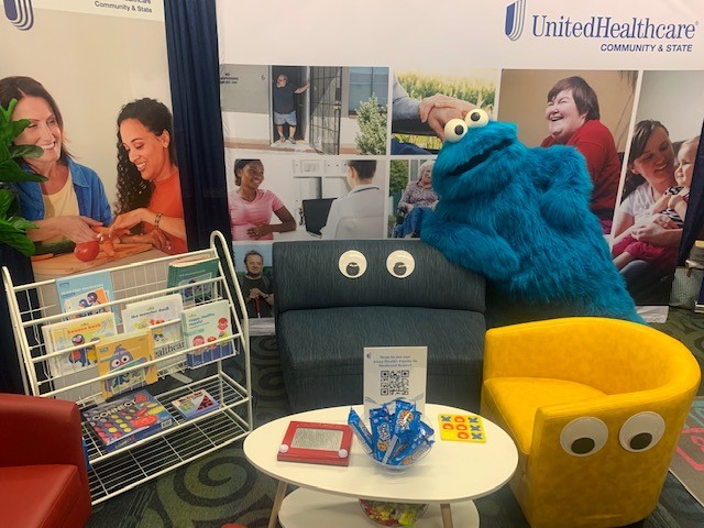 suzysonnier's tweet photo. Enjoying the NAMD Conference! UnitedHealthcare has partnered with Sessame Workshop to create Comfy-cozy Spaces, child-friendly areas in high stress places, designed to promote conversations and help children build resiliency. Cookie Monster approves! #Medicaid #NAMD2022 https://t.co/sFbtfIvghW