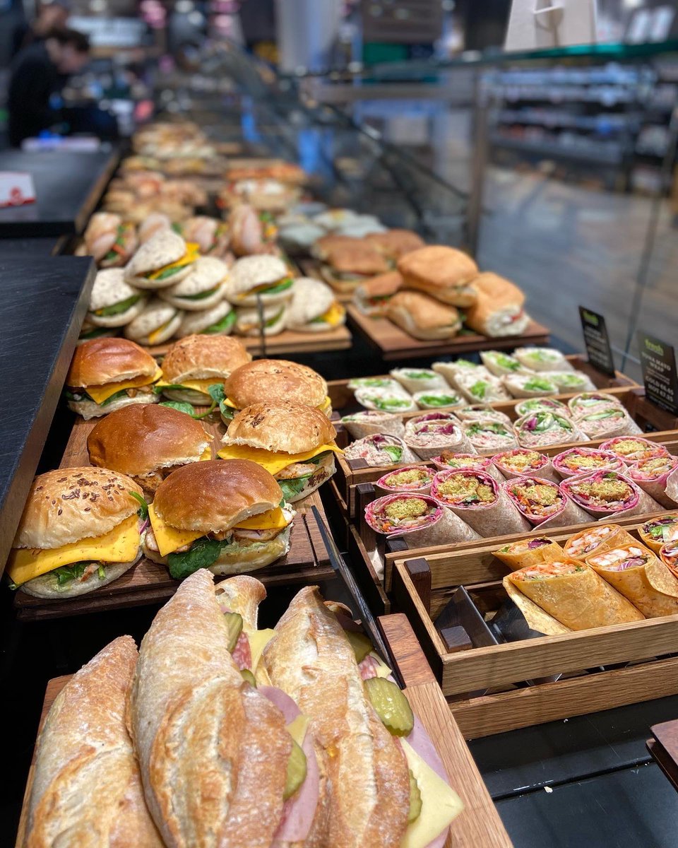 freshdublin's tweet photo. Right here waiting for you 🍃 Value you can taste right across lunch at Fresh. 

#Lunch #Lunchtime #WhatsForLunch #LunchBreak #LunchBox #HealthyLunch #dineindublin #LunchIdeas #LunchOnTheGo #freshthegoodfoodmarket @deliciousfoodco #healthylunch https://t.co/fYjaX8ooSI
