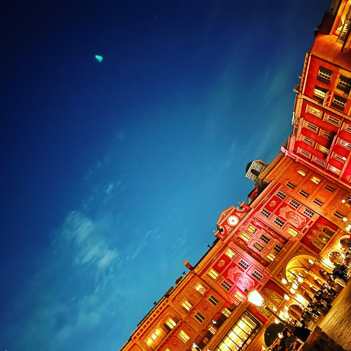 DisneyPhoto00's tweet image. #Disney#TokyoDisneyResort#TokyoDisneyLand#TokyoDisneySea#TDL#TDS#TDR#tokyodisneyresort#tokyodisneyland#tokyodisneysea#Photo#ディズニー#ディズニーリゾート#ディズニーランド#ディズニーシー#写真#綺麗#グルメ#写真#夢の国#ディズニー夜景#ディズニー好きな人と繋がりたい#ディズニー写真