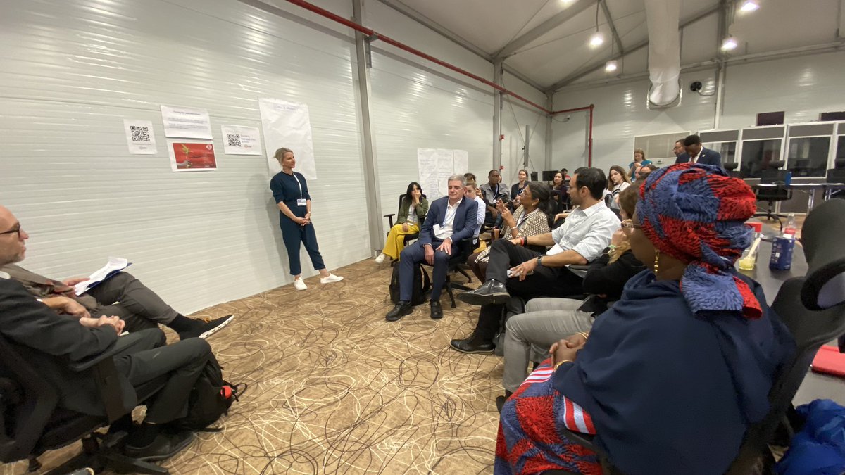 Yesterday me and <a href="/Melis_Tekinn/">Melis Tekin</a> <a href="/carBen_neutral/">Benedict Smith</a> <a href="/Kelli_Kennedy13/">Dr Kelli Kennedy</a> <a href="/NadanoudyAdham/">Nada Adham</a> had a chance to sit with the Action After Impact Future Lab group to discuss on how to accelerate climate actions, and here what I’ve learnt:
#COP27 

🧵