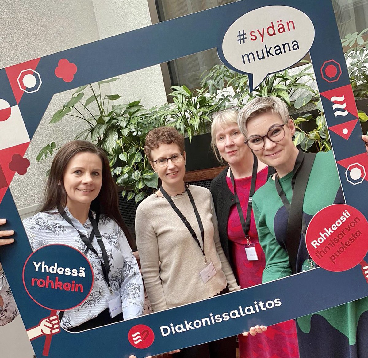 Takana täydellinen päivä yli 200 esihenkilökollegan kanssa ja livenä!
Yhdessä olemme niin paljon enemmän! Tämä tunne on ilo jakaa myös upean Asiakkuuksien ja myynnin esihenkilötiimini kanssa @LauraKaisa2 <a href="/AlkilaHeli/">Heli Alkila</a> ja Sirkku ❤️
<a href="/HDLsaatio/">Diakonissalaitos</a> #esihenkilöpäivät #asiakkuudetjamyynti