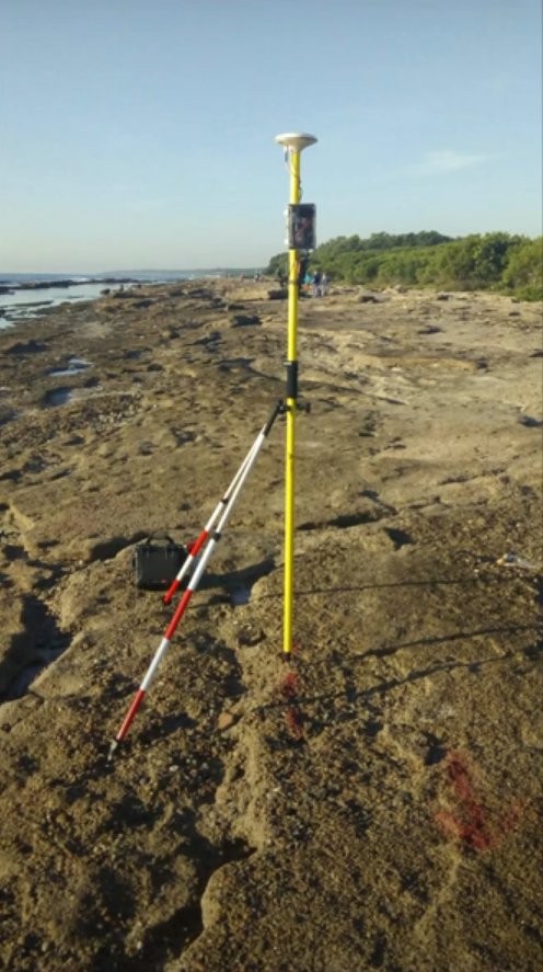 geografiard's tweet photo. ¡Recién salido del horno! GNSS de bajo costo y software de código abierto: posproceso para generar soluciones fijas #rtklib #qgis https://t.co/JFZlLxMUls https://t.co/7QSfQlcLcW