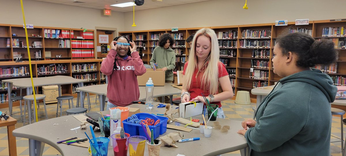 Samena Collins tweet media