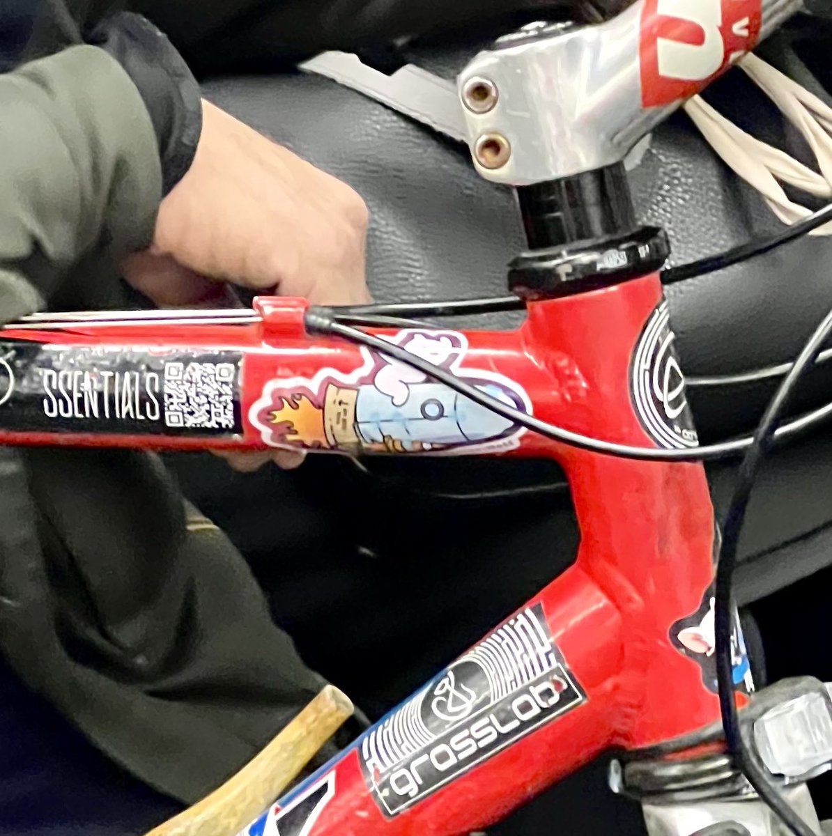 I spy with my eye <a href="/CoolmanUniverse/">Coolman's Universe</a> riding the NYC metro.