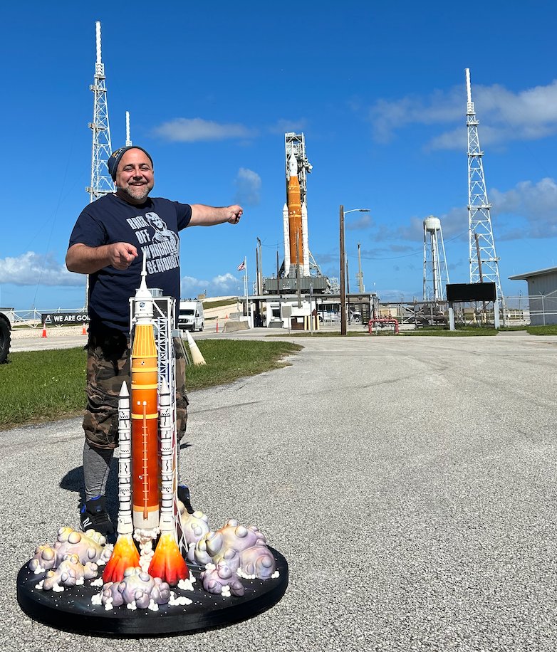 Charm_CityCakes's tweet photo. Making this cake of Artemis 1 for @delawarenorth, #TasteofSpace at @kennedyspacecenter was challenging and incredibly rewarding!
#cake #artemis1 #delawarenorth #kennedyspacecenter #duffgoldman #nasa #space #exploration #sculptedcake #hugecake #foodnetwork #cakefun #isitcake https://t.co/GbCdVkX6LH