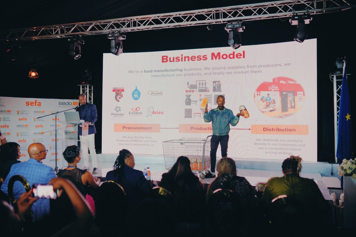 Fikile888's tweet photo. The Telkom Tech Summit was happening alongside Day 2 of the SMME summit @GEN22OnSloane 

 @DSBD_SA @Seda_dsbd also had a Pitch for Funding session where finalists won a share of R2 200 000 💰 

#SMMEsummit #GEW2022 https://t.co/WmoSECCKXa