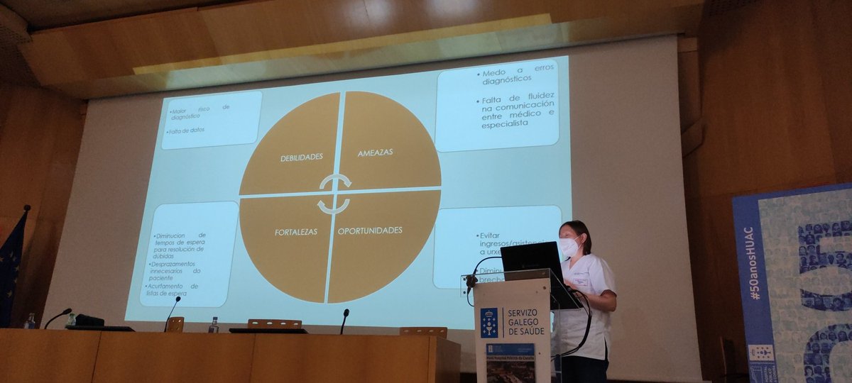 EndocrinoCHUAC's tweet image. La Dra. Olga Fidalgo nos presenta el DAFO de la e-consulta en diabetes, desde el punto de vista de Endocrinología. @SoGENM @SanidadeACoruna #Integrados