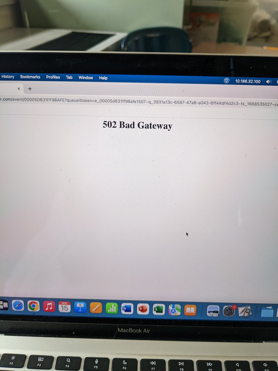 urbrilliantfrnd's tweet photo. @TMFanSupport finally got through queue and got this. Now I can't do anything https://t.co/VsK767VLaf