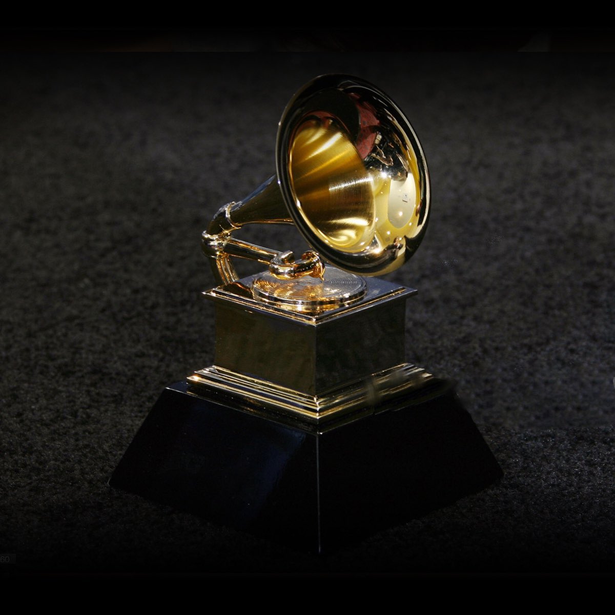 taylorswiftes_'s tweet photo. 🔴 ÚLTIMA HORA: ¡Taylor Swift ha conseguido 4 nominaciones a los premios #GRAMMYs de este año!

🏆 Song of the year: All Too Well 
🏆 Best Music Video: All Too Well 
🏆 Best Country Song: I Bet You Think About Me
🏆 Best song written for visual media: Carolina https://t.co/pIvG1a6lLq