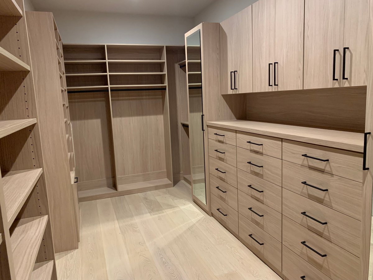 CabinetsP's tweet photo. Maximizing every bit of space in your closet – beautifully! – is our specialty! 

#ocdesign #ocbusiness #customclosetdesign #customcabinets #customstorage #cabinetsplusoc https://t.co/Wsj2LiiAdj