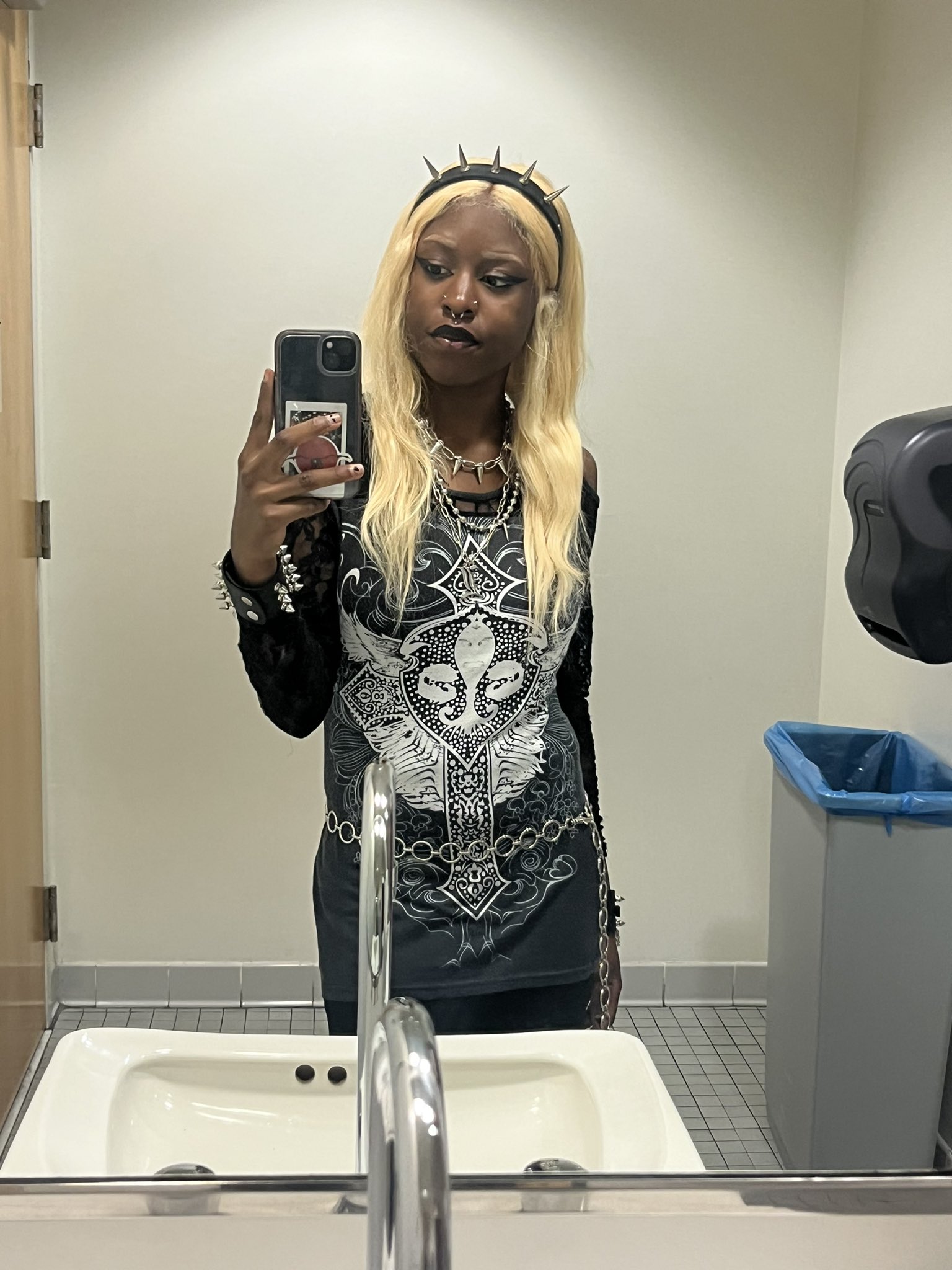 Youthofalex on Twitter "Blonde day 2 https//t.co/y4oxzcalKm" / Twitter