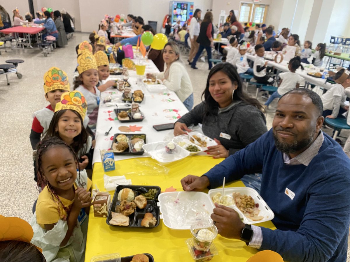 kspell262's tweet photo. CECA is thankful for our families that joined us for a Thanksgiving lunch. ⁦@CubbyBearReport⁩ ⁦@SheldonISD⁩ https://t.co/qpqIRhBmdu