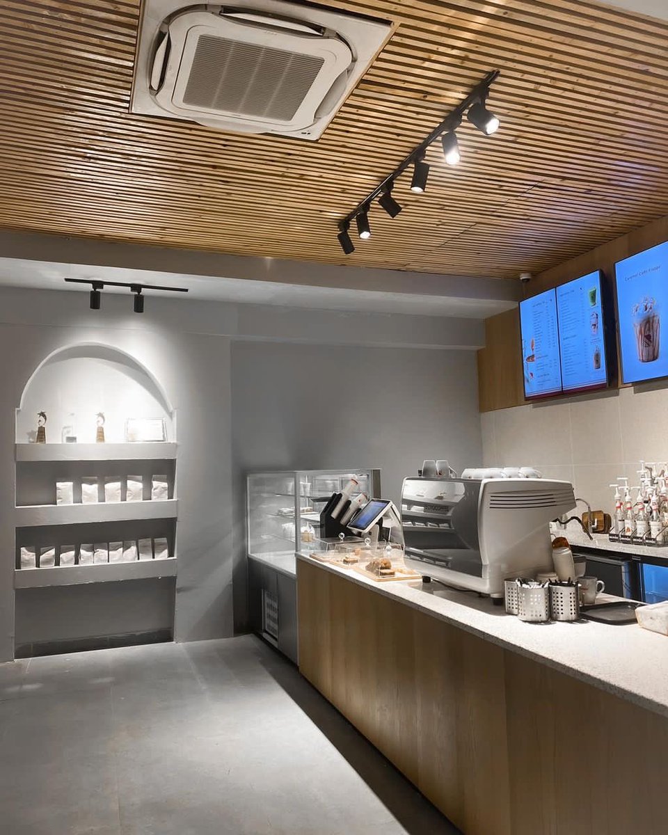 We’ve opened a new branch at Ali Jimale Mosque in Mogadishu and we’re open till midnight. Come for quality coffee, pastries and a great ambiance.