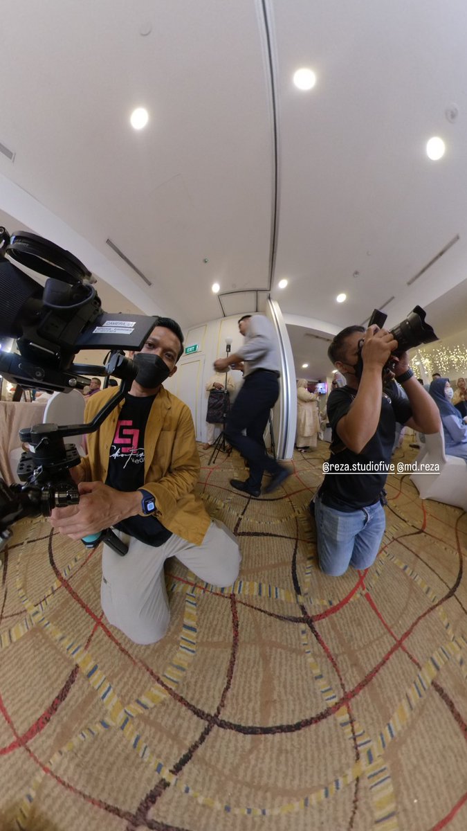 studiohakimSG's tweet photo. Back on the grind.
Some people thought that I talk alot.
But frankly, I talk cos’ i m nervous.
All in all, i m pretty introvert person.
#introvert #wedding #videography #360 #insta360 https://t.co/3ffmW118r6