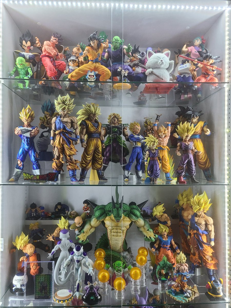 shiro048's tweet photo. 久しぶりのJAJANフィギュア棚の一部
2段目の神作品見ていつも癒されてます🙇‍♂️✨
悟空率高め😏笑 https://t.co/xsQhUG8G8W