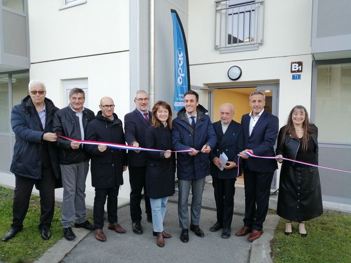 [#TousMobilisés] pour trouver des solutions de logement 
Entièrement réhabilitée, la résidence Jardin de Bonne Nouvelle <a href="/opacsavoie/">OPAC SAVOIE</a> était inaugurée ce 10 novembre à  @Stjeanmaurienne 
Opération en partenariat avec la démarche Grand Chantier #LyonTurin
📷savoie.fr/web/sw_98452/u…
