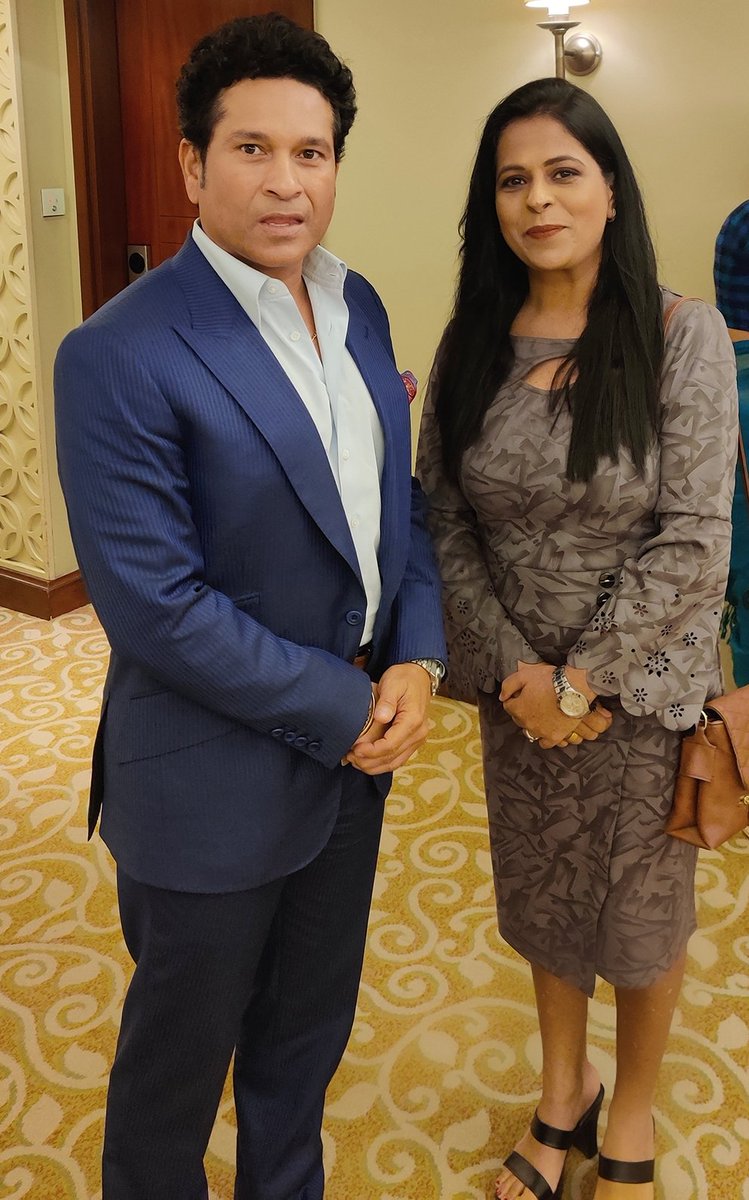 monikarawal's tweet photo. Fangirling? Hell, yeah!! Who wouldn't? It was that moment when you get a chance to see god of cricket live, shake hands and tell him what a pleasure it's been to watch him play and now meet him for a second. Picture to banti hai... Nahi?? @sachin_rt
#sachintendulkar #HTLS2022 https://t.co/FA41CJUVRb