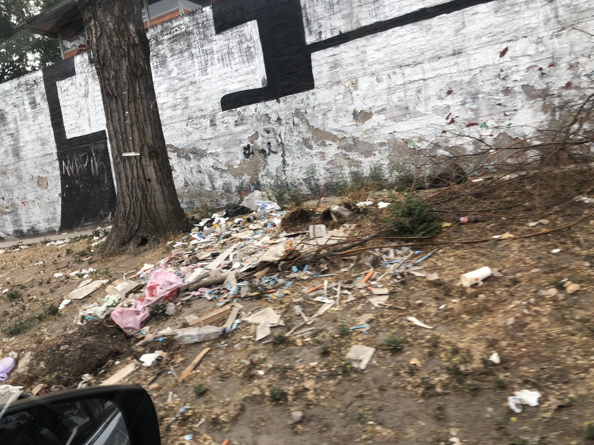 CMeneses_G's tweet photo. @Muni_Maipu @Carabdechile Su gestión por favor para limpieza del acceso hacia la Farfana, desde pajaritos hasta el puente de autopista, falta mantenimiento y brigadas de limpieza, se ha convertido el ultimo año en un basural.@TomasVodanovic https://t.co/R8vodXMQQP