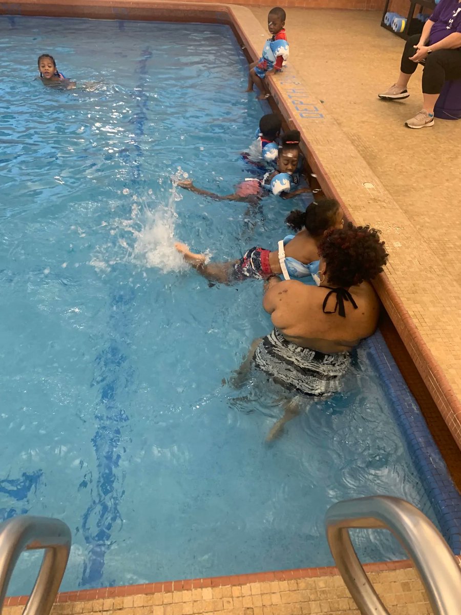 newhavenymca's tweet photo. From water acclimation to swim lessons, we make big strides in swim lessons. All of our preschoolers learned how to float independently. Safety in and around water is part of our curriculum. #YMCA #ForYouthDevelopment #WaterSafety https://t.co/nfsuNn3WKX