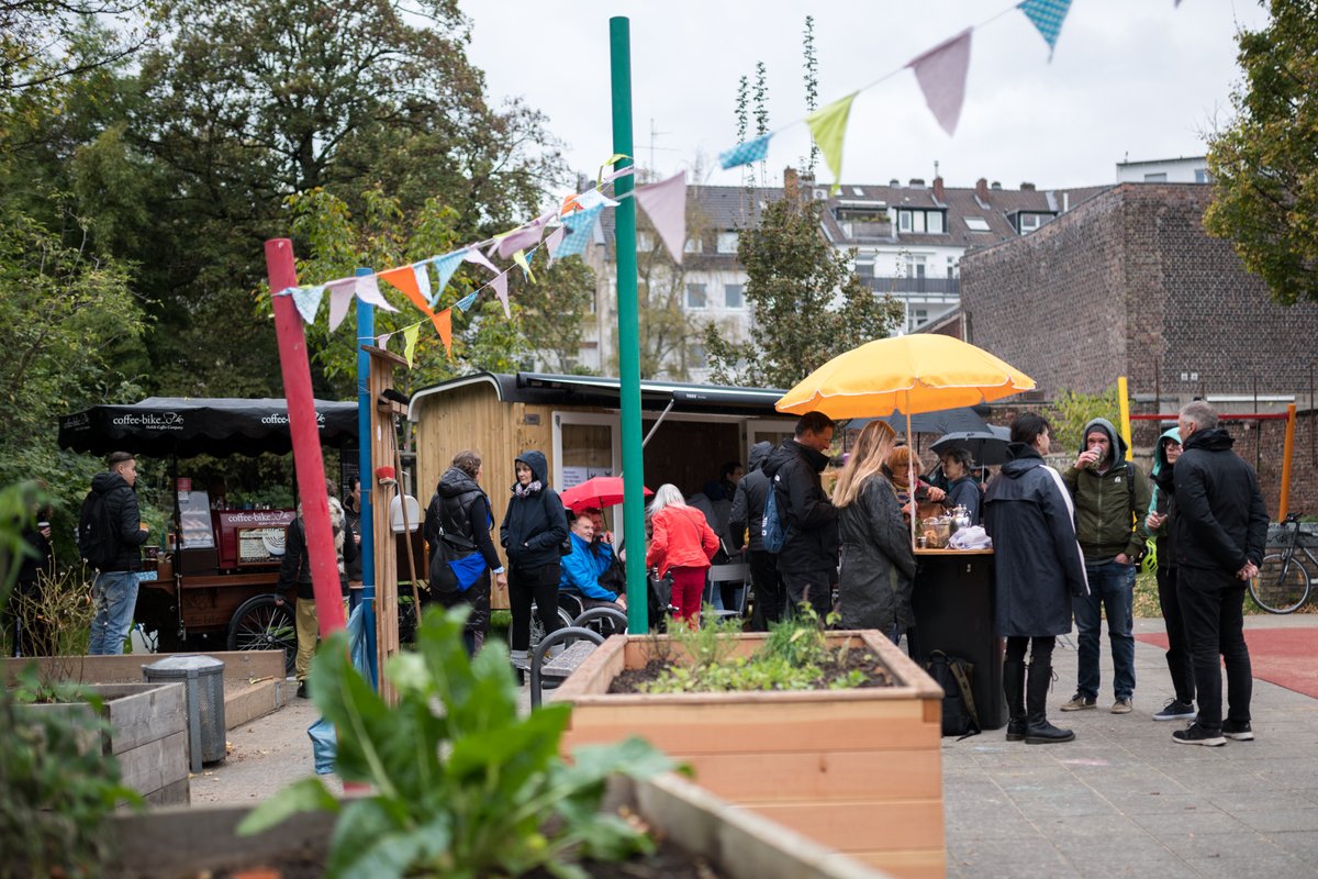 wir_machen_mit's tweet photo. Einweihung des Bauwagens für den inklusiven Nachbarschaftsgarten Flingern: Vielen Dank an alle, die das Vorhaben unterstützen und sich einbringen! Mehr dazu unter https://t.co/mcEEQJUgB3
@Duesseldorf #BürgerstifungDüsseldorf @Pro_DUS @RWBHeimat #Vielplatz @flingern_zoo @flingern https://t.co/v5ASCl6jTg