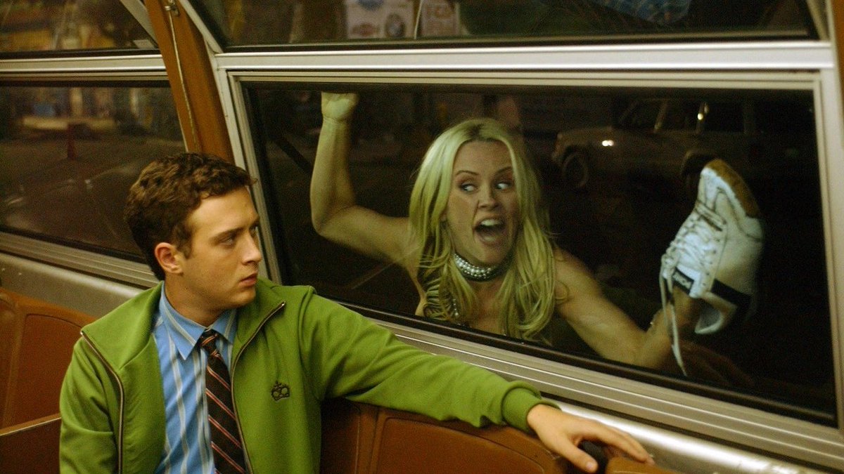 Gibboanxious's tweet photo. Dirty Love β
An aggressively abrasive & unfunny romcom from the 00s. #JohnAsher (I wonder who he was married to) may be the credited director, but this is a pure Jenny McCarthy movie. She wrote it & cast herself in the lead with the intention of this being her big-screen break. https://t.co/mvk9bwZSas