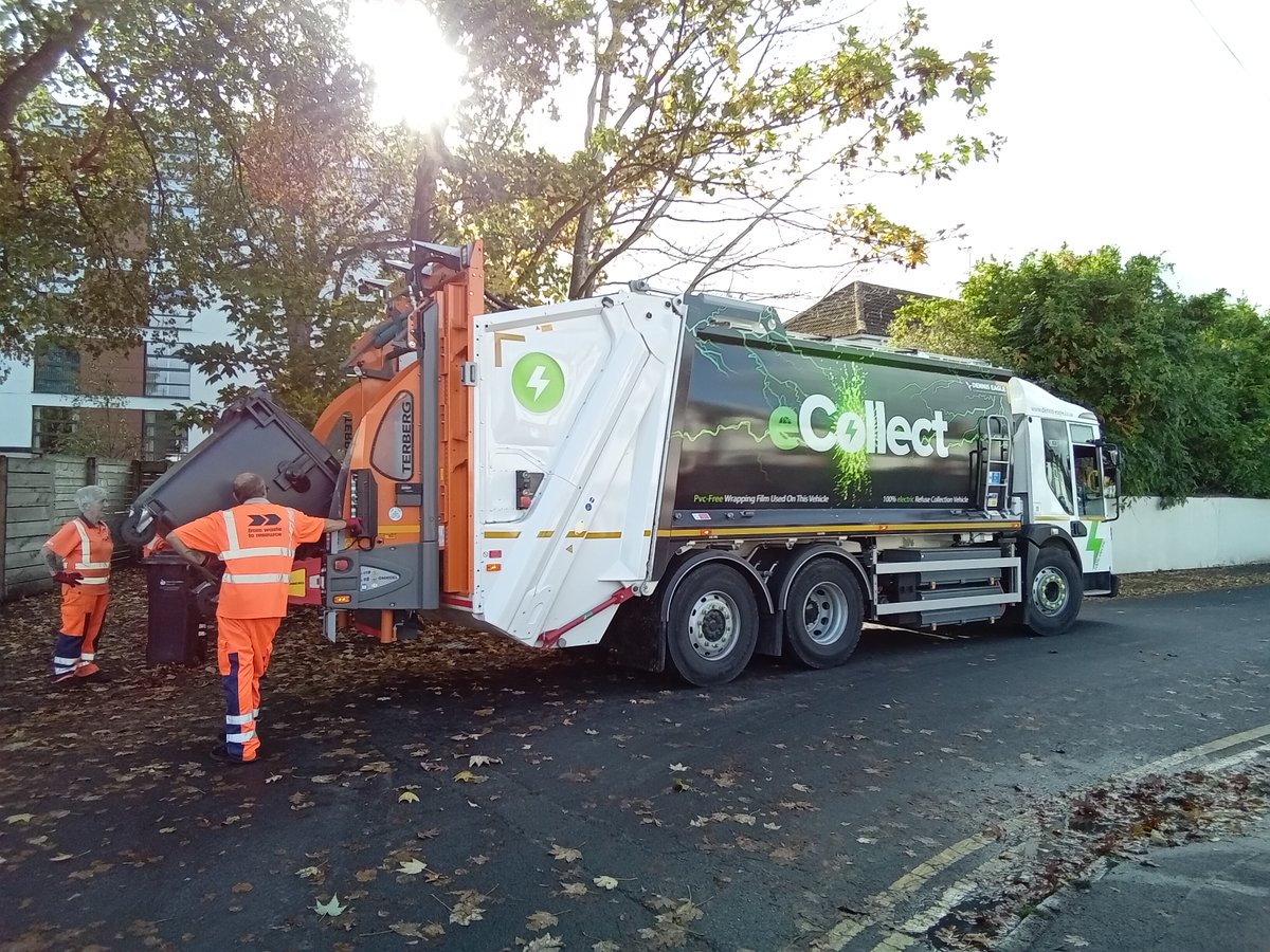 The #eCollect ⚡️ is much more environmentally friendly and is a viable alternative to our standard diesel RCV, equating to cleaner, greener waste collection 🍃 ♻️ perfect for Low Emission Zones (LEZ) and Clean Air Zones (CAZ).

Join the revolution today: bit.ly/3nYj6br