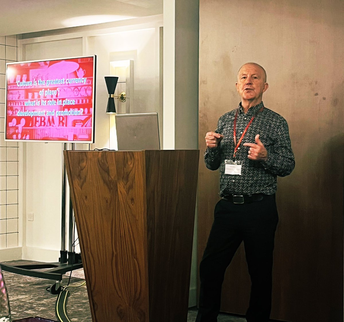 Speaking now is <a href="/PaulWilliams207/">Paul Williams</a>, Culture &amp; Tourism Consultant, Chair <a href="/sotculturaldest/">Stoke-on-Trent Cultural Destinations</a> &amp; Board Member <a href="/WeareStaffs/">We Are Staffordshire</a>, discussing what culture’s role is in place development &amp; promotion and what’s needed to develop a cultural approach. #placepizzazz #culture
