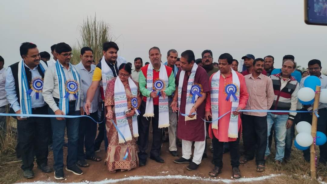 bhumiputranaren's tweet photo. Some people are busy writing poems and making videos. Meanwhile we @AITCofficial are working with the people everyday. Laid the foundation stone for a concrete road with our very dear @TapasBanerje at Pratappur Gram panchayat. People of Bengal trust us because we are trustworthy https://t.co/iExm6GFEQT