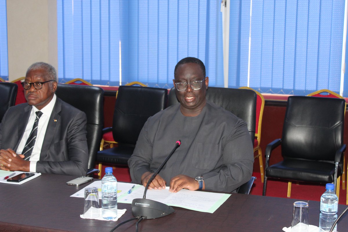 UEMOA_Officiel's tweet photo. Une délégation du Conseil des Collectivités Territoriales (#CCT) de l #UEMOA conduite par #AliouSALL, Président de l’Association des Municipalités du Sénégal, reçue ce 15 novembre 2022 par #AbdoulayeDIOP à Ouagadougou. Au menu, l’établissement d’un partenariat avec le Qatar. https://t.co/0syMGeKZKm