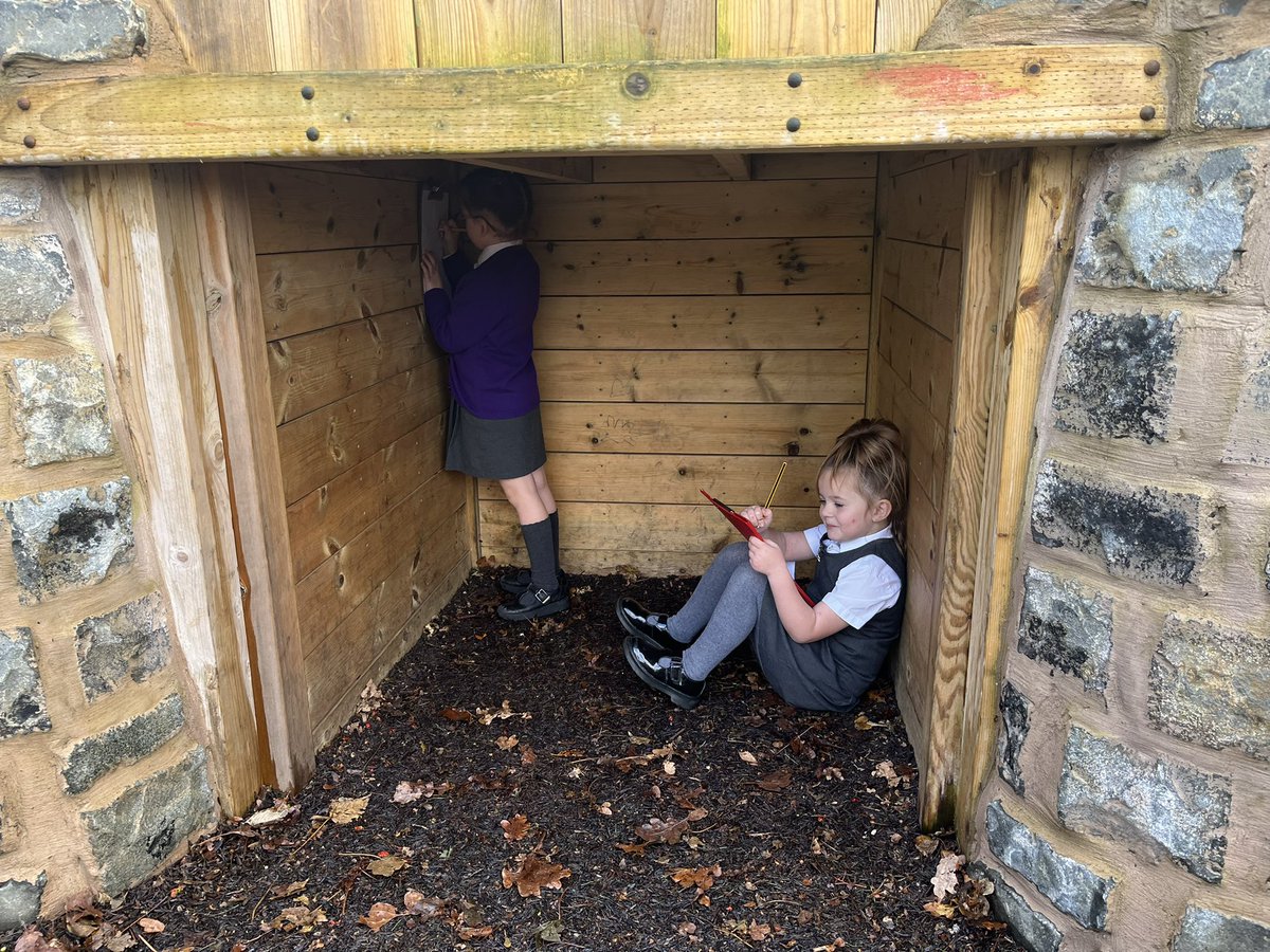 bm_liverpool's tweet photo. In science today, the year 1 children enhanced their learning of the ear by going on a sound walk to listen carefully to the different sounds they could hear around them. They then sorted the sounds into loud and quiet sounds.#senses #BMlovesscience https://t.co/Z2bPJ7ovJZ