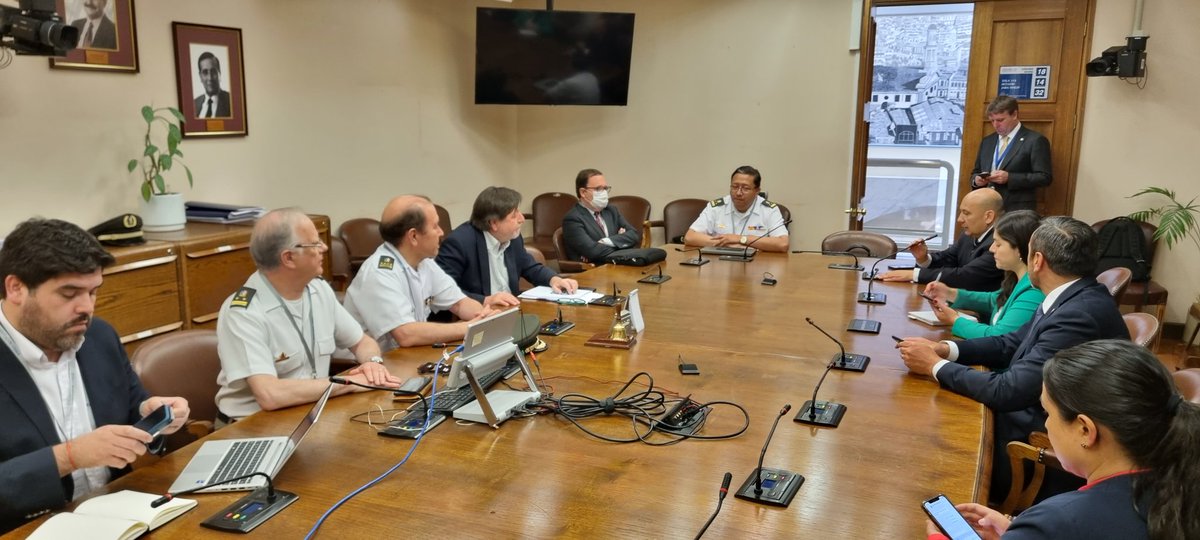 BomberosdeChile's tweet photo. 𝗔𝗛𝗢𝗥𝗔 Presidente Nacional de Bomberos, junto al  Secretario y Tesorero Nacional, se reúnen con el Diputado Cifuentes, Presidente de la Comisión Bomberos, y con Diputadas y Diputados miembros de esta comisión, para plantear su preocupación por el presupuesto 2023 de Bomberos https://t.co/wKkWRiXeDb