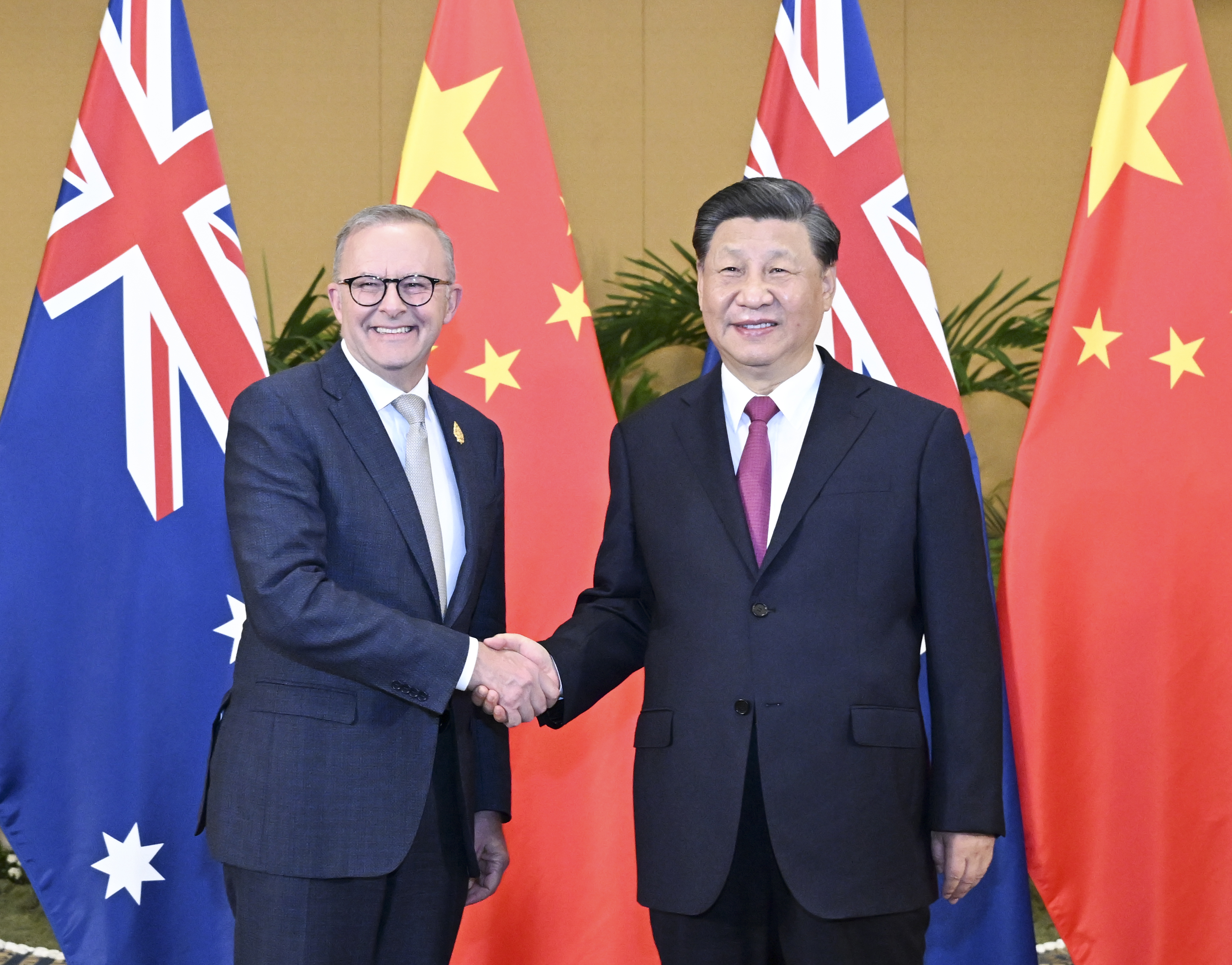 Hua Chunying 华春莹on Twitter: "President Xi Jinping met with Australian Prime Minister Anthony Albanese. President Xi said that in the past few years, China-Australia relations have encountered difficulties, which is