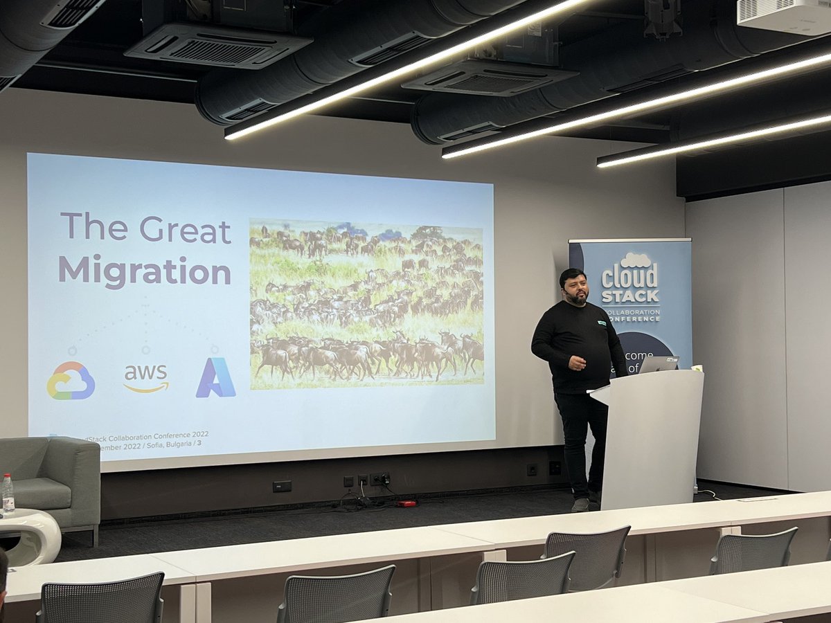 RohitYadavCloud's tweet image. Sunando @sunando CEO @IndiQus #CSCollab2022 giving his talk “The Curious Case Of Cloud Repatriation” #CloudStackWorks
