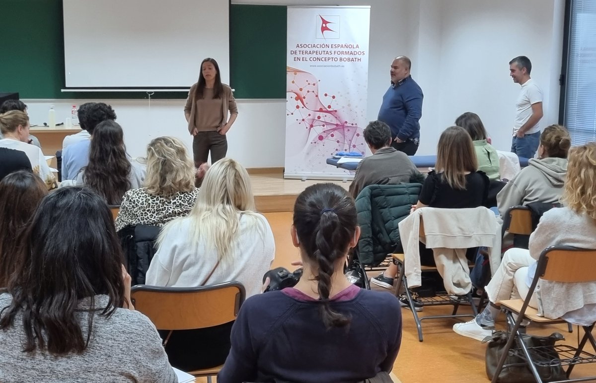 EUGfisioT's tweet photo. 📌 El campus de Torrelavega ha acogido las jornadas formativas de la Asociación Española de Terapeutas formados en el Concepto Bobath, una terapia especializada en el tratamiento de los desórdenes del movimiento y la postura derivados de lesiones neurológicas centrales.🧠 https://t.co/dHdPrpCgtt