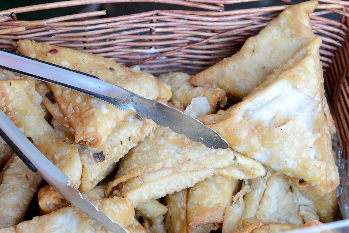 EventsinLincoln's tweet photo. Food, glorious food! 

Whether it's sweet or savoury, there really is something for everyone! 

#LincolnChristmasMarket #LCM22 https://t.co/dZbu9EmDC1