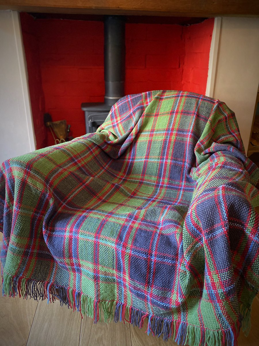 Curl-up and get comfy in Falklands merino or UK Alpaca, handwoven to your choice of colours & design. 

Handmade to be used and enjoyed.

justwooltextiles.co.uk

#handwoventextiles #britishwool #artisanmade #loungedecor #merinowool #artisanmade #naturalfibres #mhhsbd