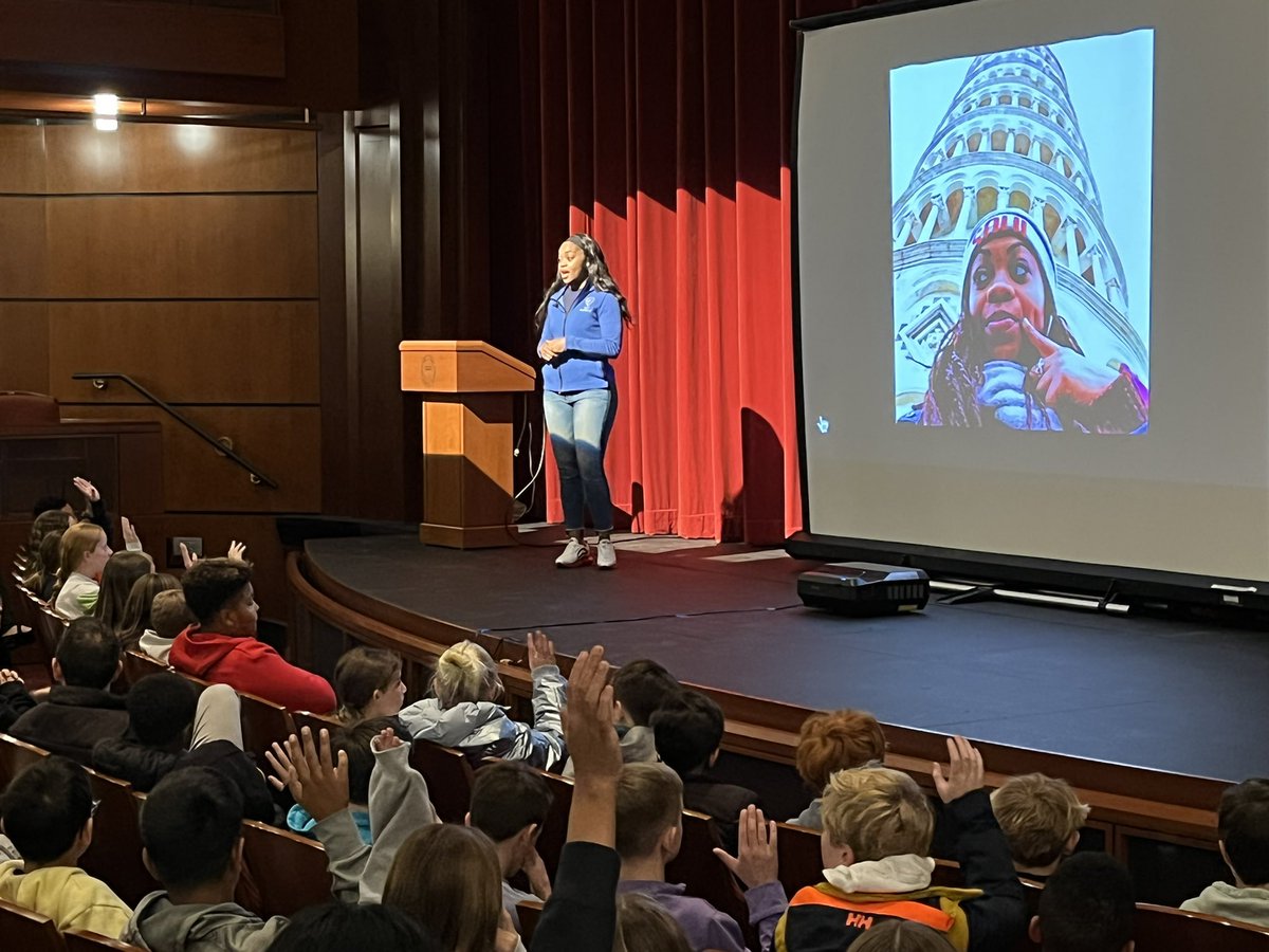 PCMiddle's tweet image. Building confidence and learning from failure - two life lessons from Dr. Kamali Thompson, ortho surgeon and world class fencer, who is presenting to grades 5-8 right now.