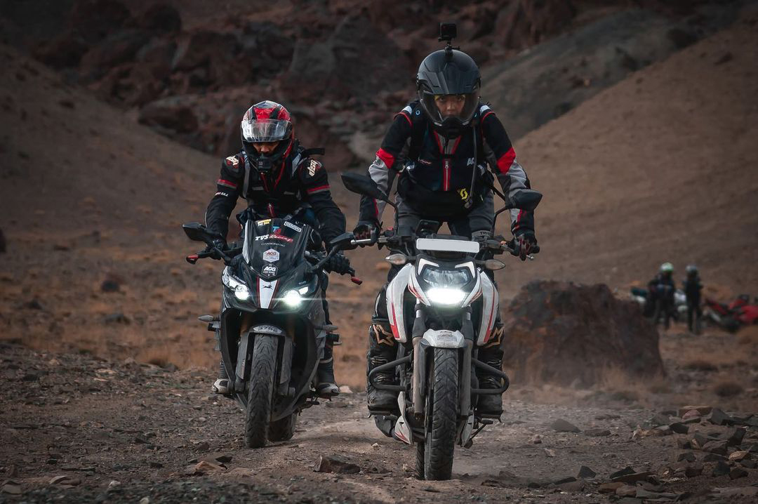 TVSApacheSeries's tweet image. Make more such extraordinary memories with the power packed group of 190k+ AOG riders. Head to the link in the bio to register now.

PC: @jatin_kandre 

#TVSApacheSeries #RacingDNAUnleashed #OneRacingGene #RR310
#TVSRacing #TVSMotorcompany #TVSApacheRTR