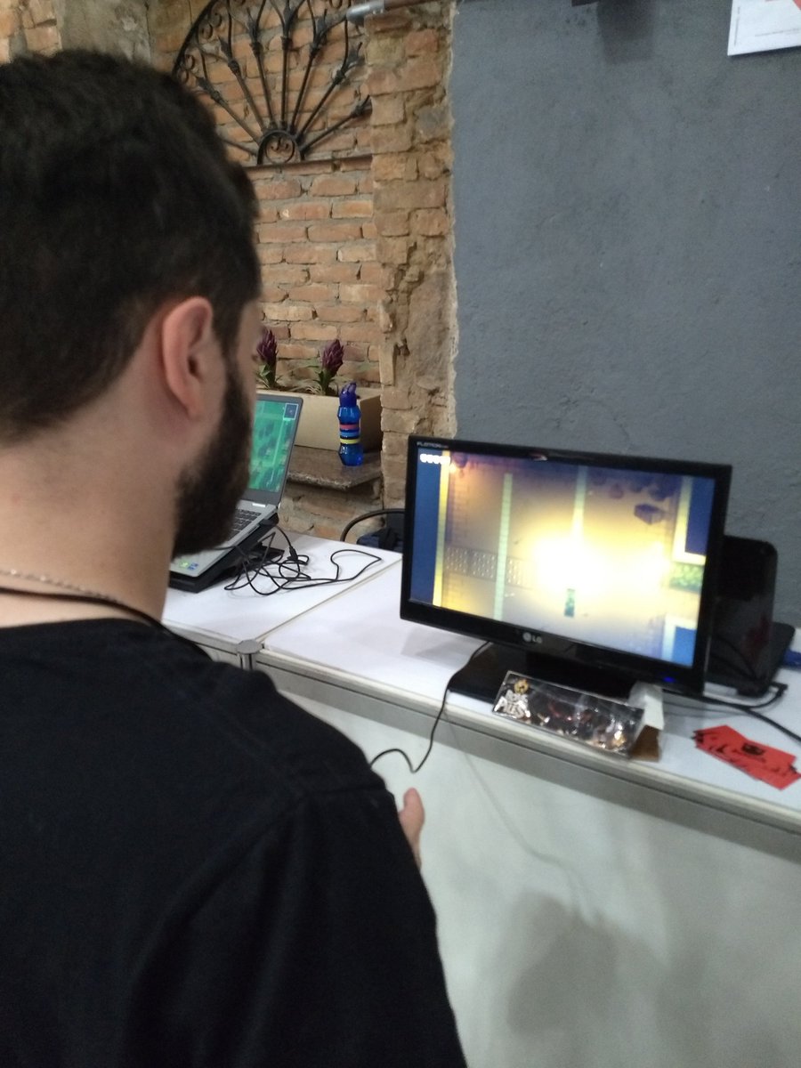 Pessoal do FOBIA jogando o Bone Piles! ☠️ <a href="/PulsatrixStudio/">Pulsatrix Studios – SALVE A.I.L.A NA WISHLIST!!!</a>