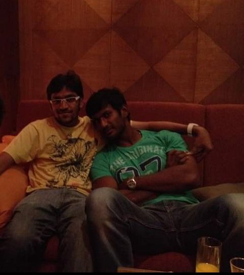 AIVishal_OFC's tweet photo. Here is wishing the supremely talented and 🤩 amazing  @AntonyLRuben Brother a fabulous year ahead Wishes From Actor @VishalKOfficial Sir Fans Club 

#HBDRuben #HappyBirthdayRuben #Vishal @HariKr_official @johnsoncinepro @ajay_64403 @UrsVamsiShekar https://t.co/6puTRoNxkH