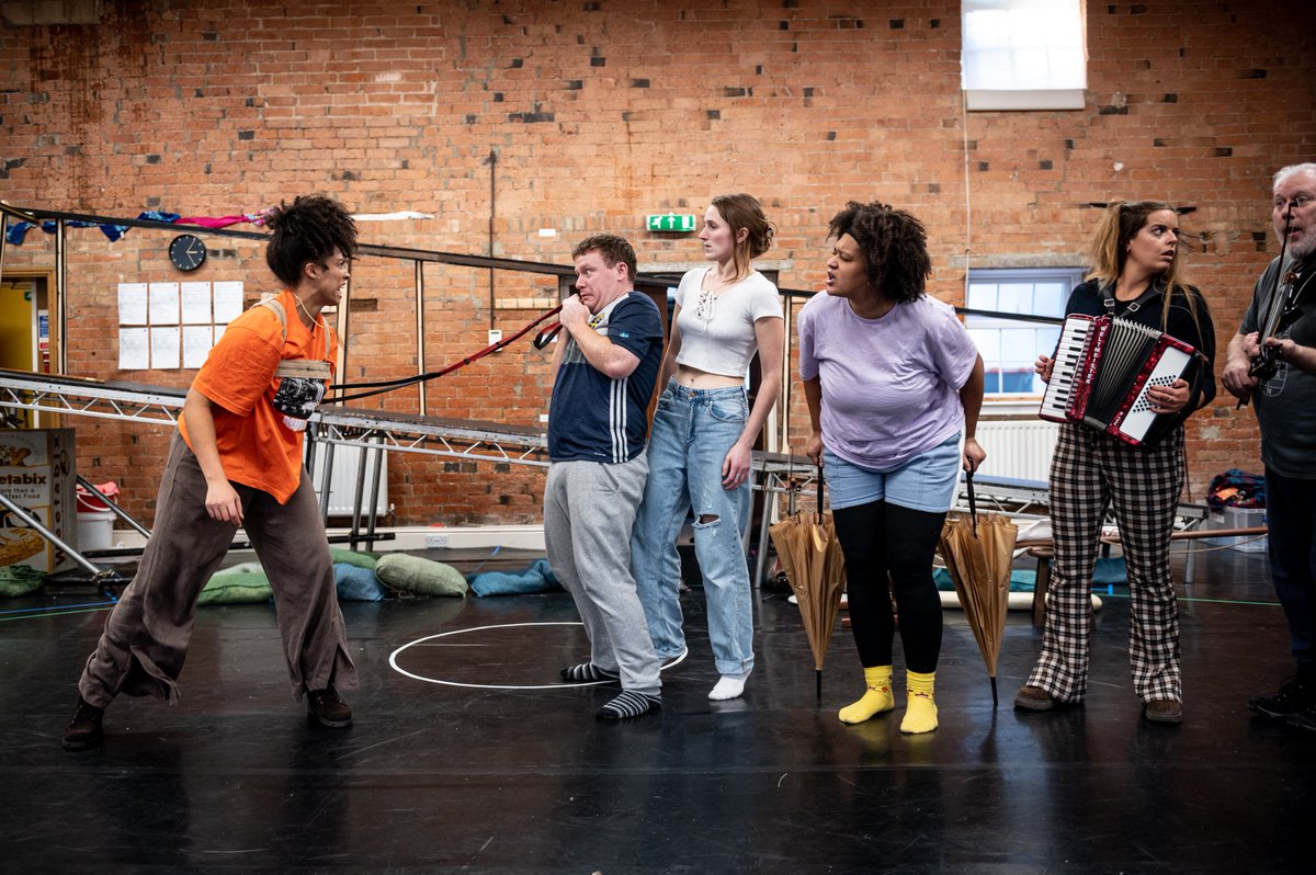 derbytheatre's tweet image. ONE WEEK TO GO! 🐸 🎄

Our Christmas production of #WindintheWillows will be opening NEXT FRIDAY at #DerbyTheatre!

This funny, timeless tale of friendship is the perfect Christmas gift this festive season.

Graeme Braidwood 📸
🎟 - bit.ly/3O7mbSt
25 Nov - 31 Dec 2022 📆