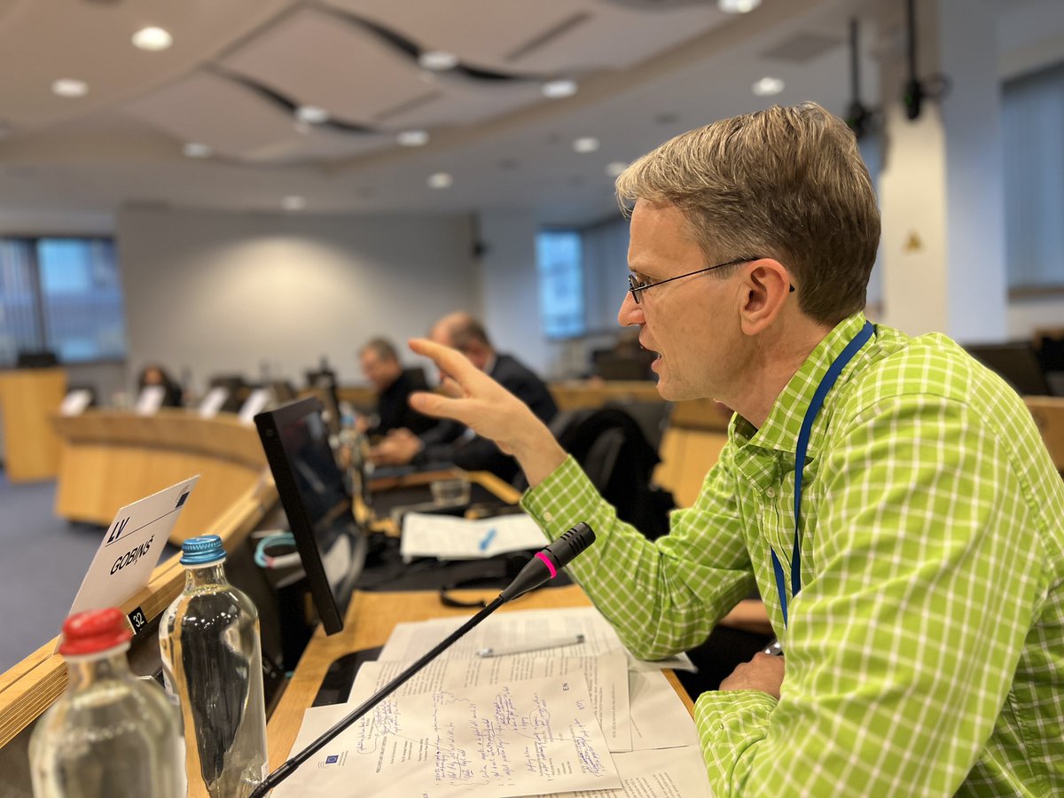 ForneaDumitru's tweet photo. Assessing The EU Strategic Compass together with the colleagues from the @EESC_REX. 

https://t.co/A0lUIXe58R

@EUCouncil 
@eu_eeas 
@Europarl_EN 
@EU_EESC 
@employers_EESC 
@WorkersEESC 
@CSOGroupEESC
@lecese 

#TheStrategicCompass 
#Defence
#Security
#peacefull
🌎🇪🇺🛡️🌍🕊️☮️🇪🇺🌏 https://t.co/YPMW4zcQus