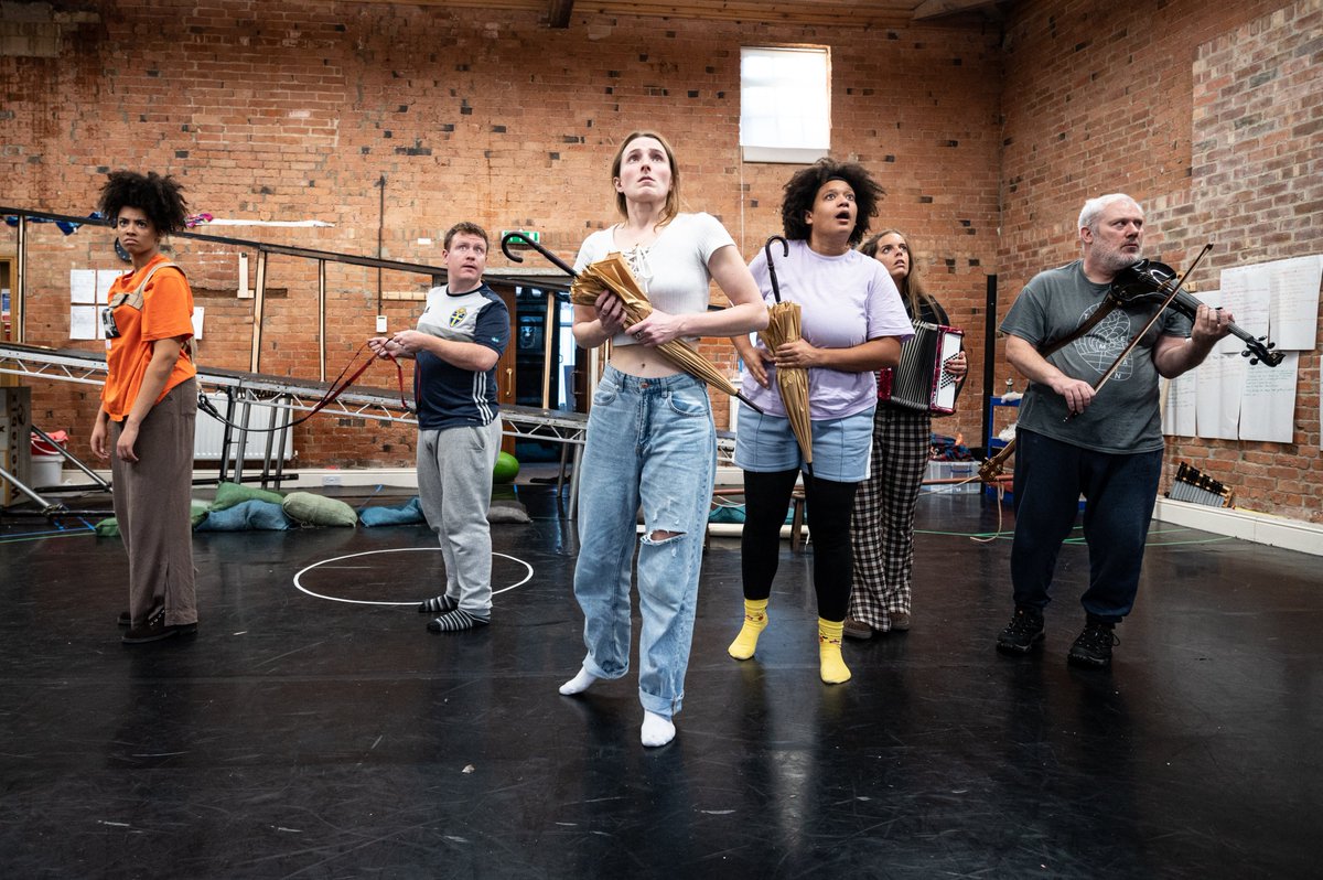 derbytheatre's tweet image. ONE WEEK TO GO! 🐸 🎄

Our Christmas production of #WindintheWillows will be opening NEXT FRIDAY at #DerbyTheatre!

This funny, timeless tale of friendship is the perfect Christmas gift this festive season.

Graeme Braidwood 📸
🎟 - bit.ly/3O7mbSt
25 Nov - 31 Dec 2022 📆