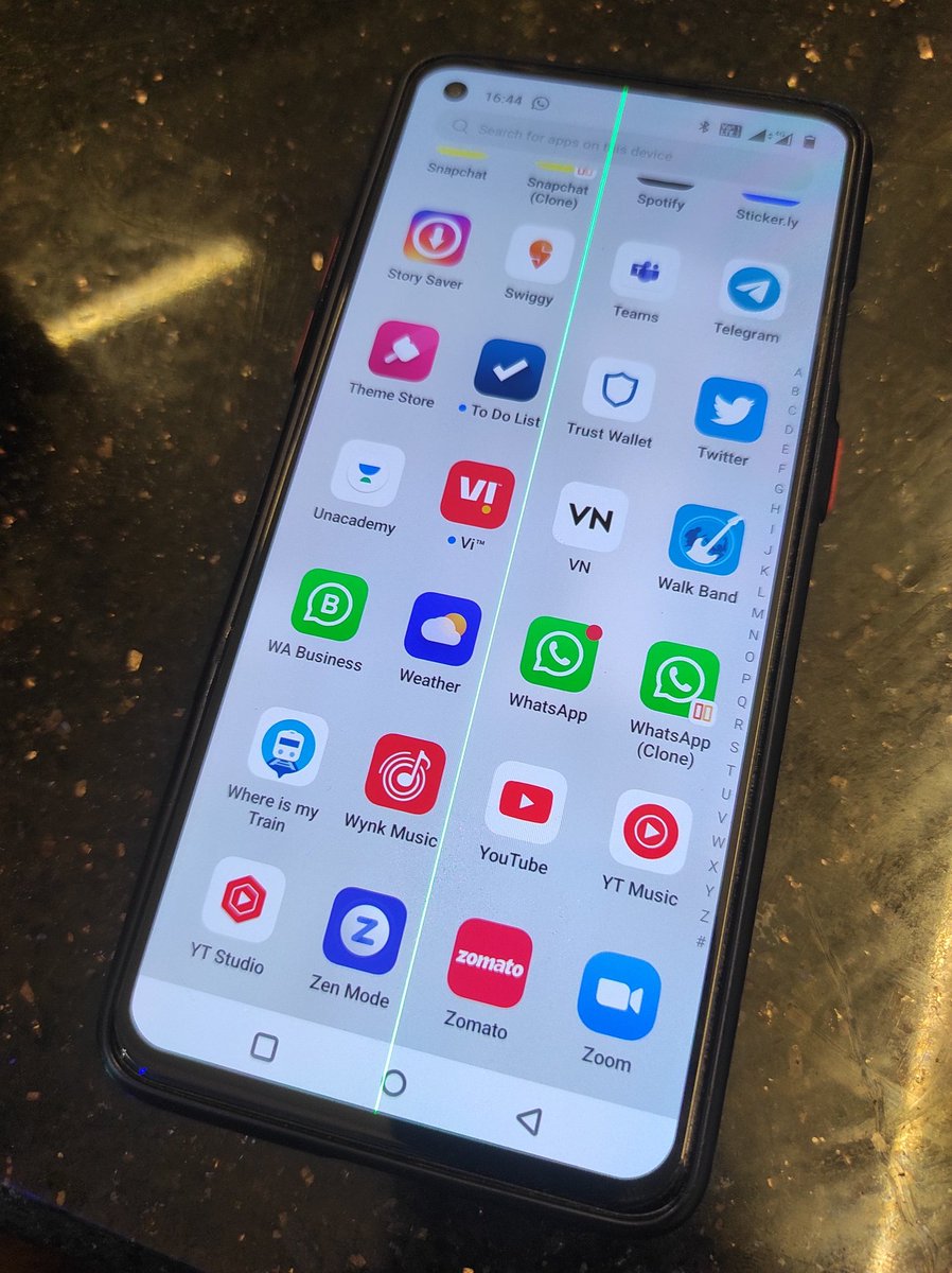 MkrHari's tweet image. A vertical green line in the center of the screen found after the system update.. @OnePlus_Support
I want free screen replacement.
Unexpected from Oneplus💔 #OnePlus #OnePlus9R #Oneplus_Support @oneplus @OnePlus_IN