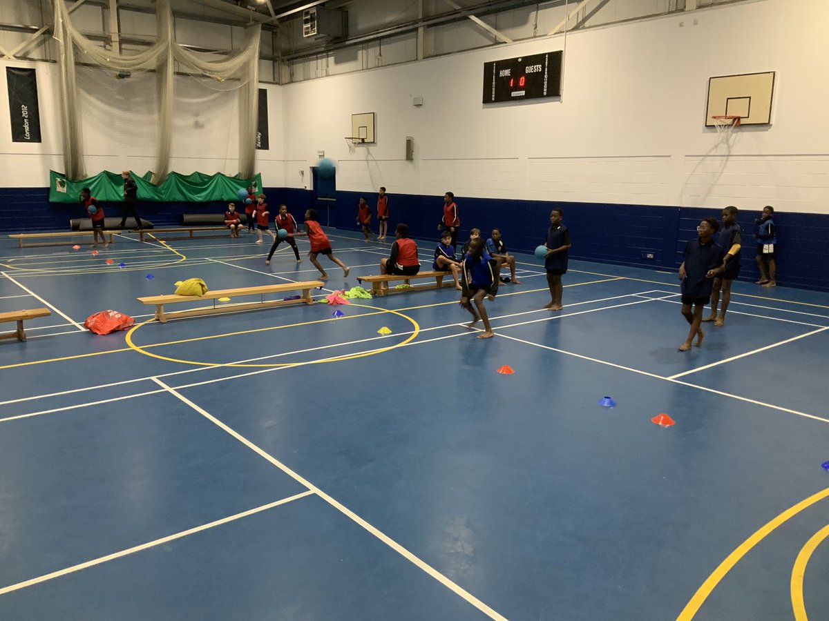 SCCBS_PE's tweet image. The chaos that in year 7 inter-house dodgeball in full swing.