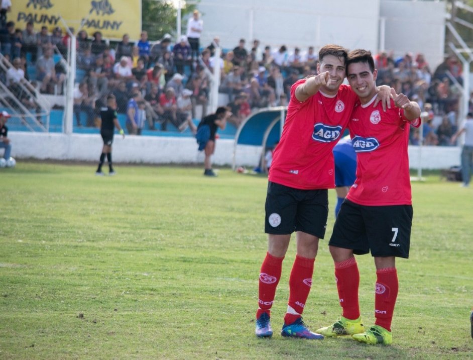 Cja_alianza's tweet photo. Siempre orgullosos de estar del lado correcto ¡Gracias público por el aliento de siempre!❤️🐿️⚽ 

Gracias al equipo que nos acompaño todo el año capturando momentos increíbles.

#AlianzaSomosTodos
#VamosRojo #Futbol https://t.co/PY27Mak8oH