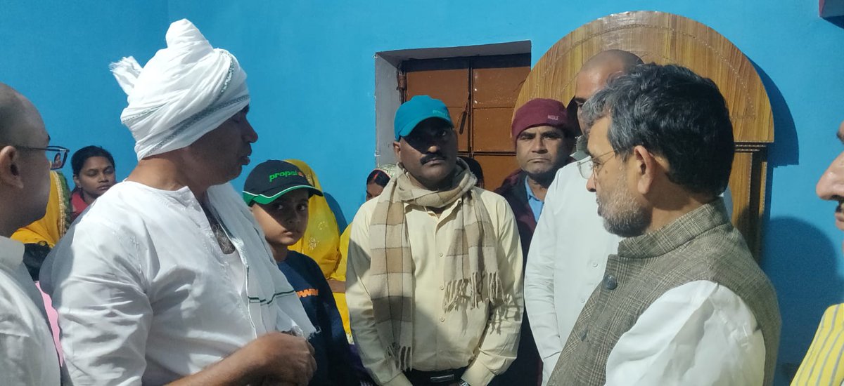 UpendraKushRLM's tweet photo. जाटा बिगहा, दाउदनगर (औरंगाबाद) : शहीद आर्मी जवान विकास कुमार की श्रद्धांजलि सभा में शामिल हुआ। https://t.co/R39qbL5L0l