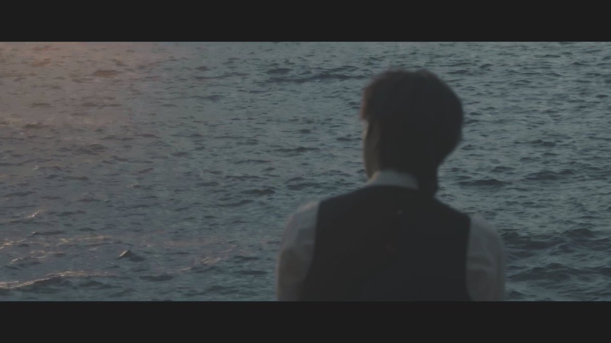 return_season's tweet photo. Me, Myself, and JIN 'Sea of JIN island'
mood board_03 https://t.co/HsnlARnKVf