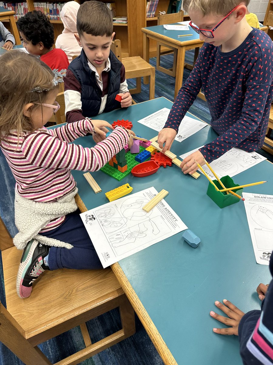 We are designing our own obstacles for Rhonda &amp; Gavin to face on their way to get to the backyard. <a href="/MarkFearing/">Mark Fearing</a> #TheGreatThanksgivingEscape #STARSMakerspace <a href="/DMESlibrary/">MacArthur library</a> <a href="/MacArthurACPS/">MacArthur ACPS 💫</a>