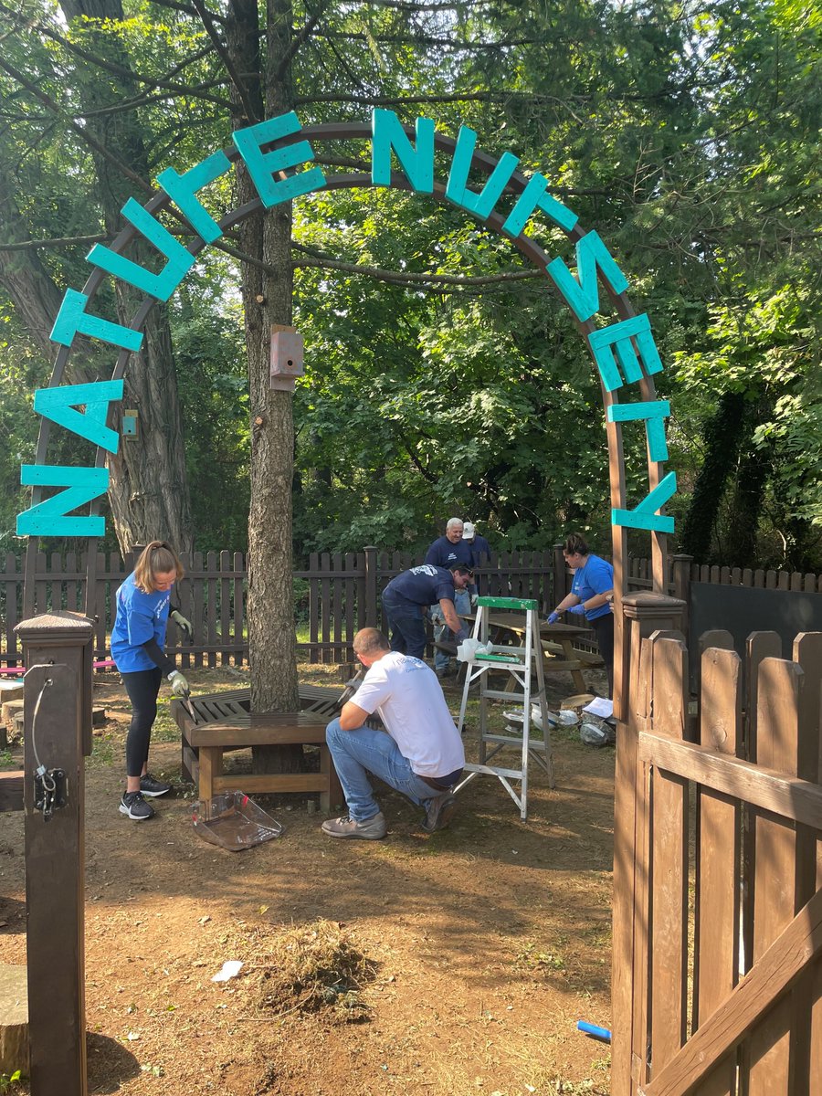 Today is National Philanthropy Day, and we'd like to highlight the good works of National Grid, one of our dedicated corporate supporters. Read more about their efforts, below. Thank  you National Grid US! #guidanceli #NationalPhilanthropyDay #NationalGrid
northshorechildguidance.org/donor-profile-…